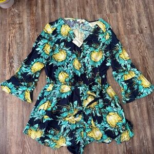 NWT Entro Sunflower and Leaf Print Romper